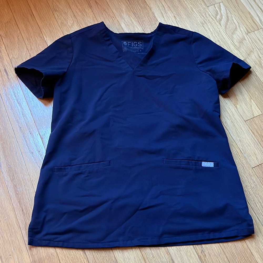 Figs scrub top
